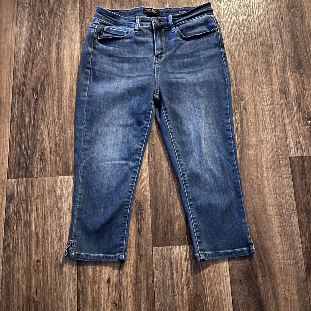 Judy Blue Ankle Jeans in Classic Denim